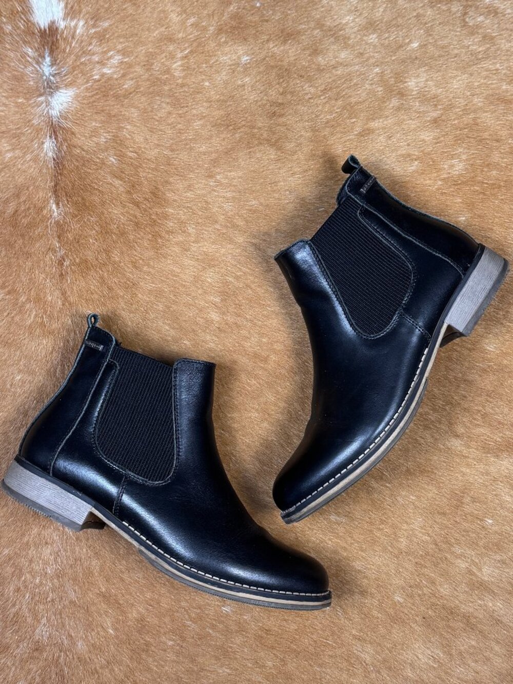 Josef Seibel Black Leather Chelsea Boots – Women’s Size 39 (US 8)